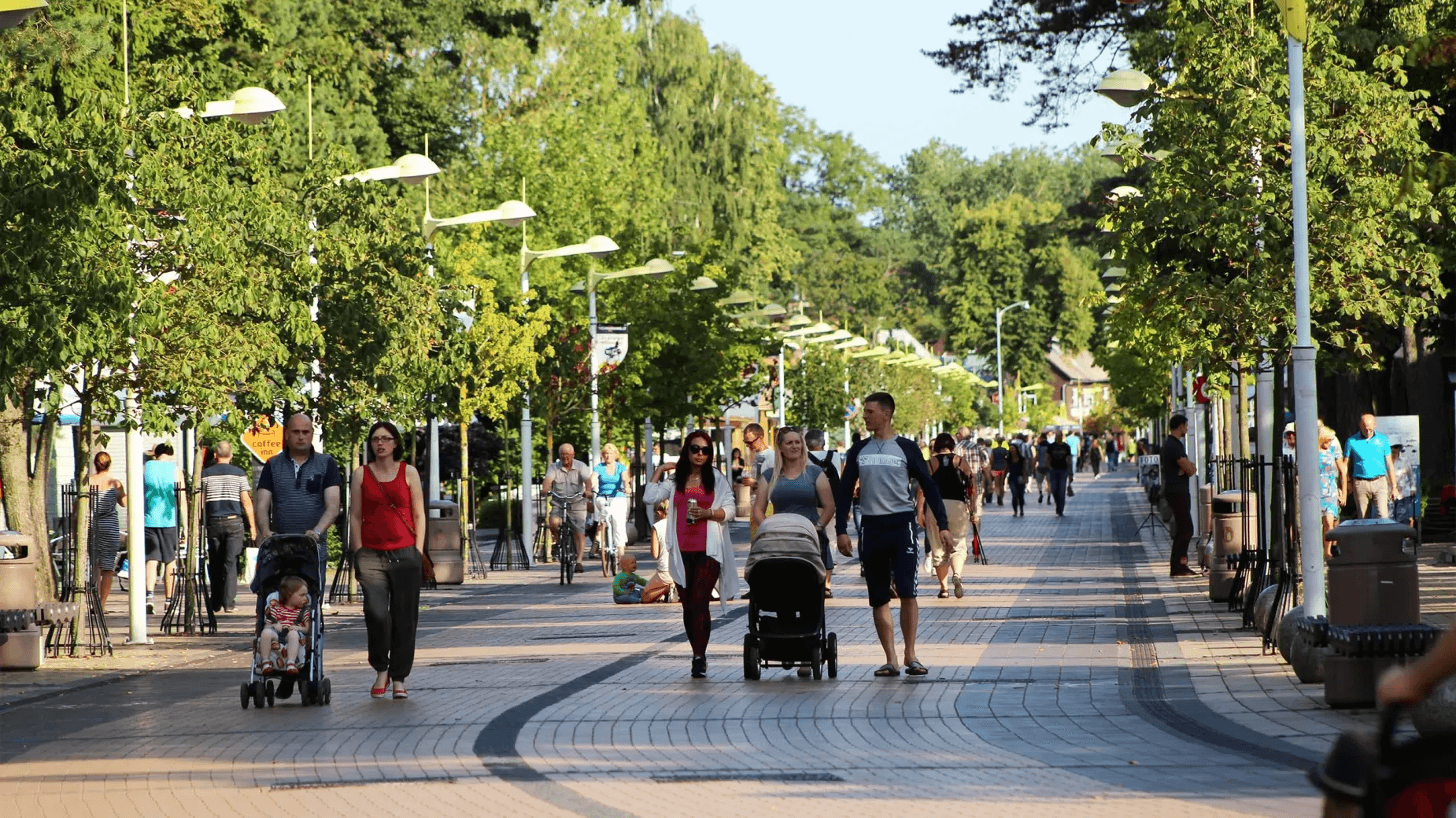 Basanavičius Street crowded with people