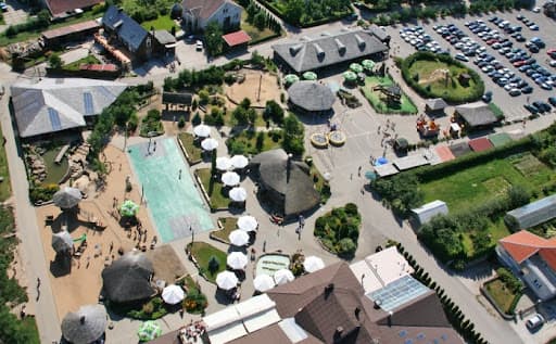 HBH bar with sun loungers